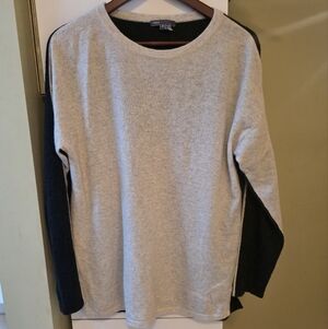 Vince Cashmere Knit Two Toned Gray Blue Sweater Medium